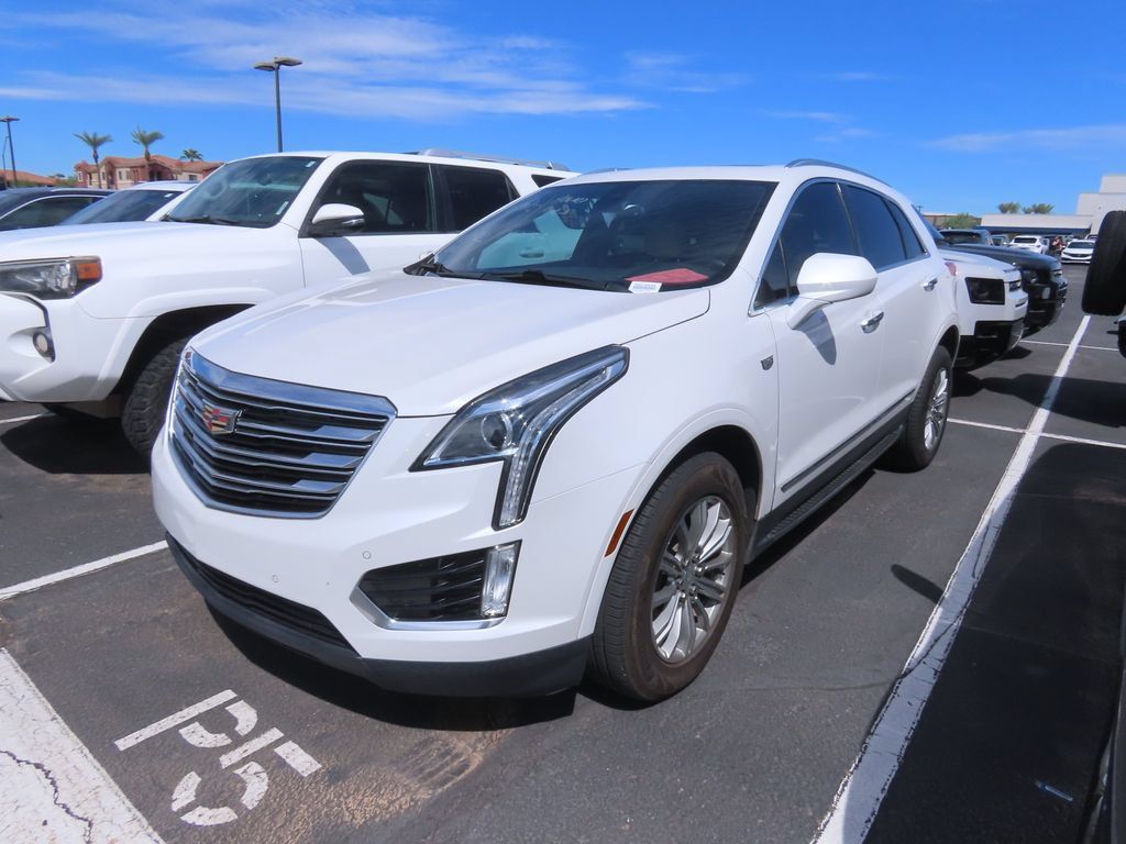 Used 2018 Cadillac XT5 Luxury w/ Driver Awareness Package FWD image 2