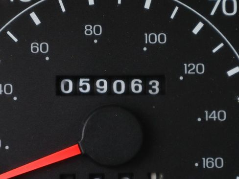 Used 2001 Ford F550 2WD Regular Cab Super Duty image 19