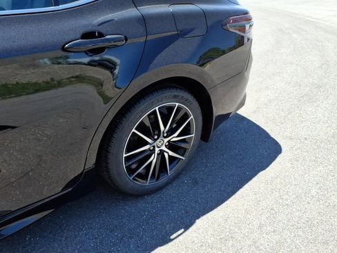 Certified 2024 Toyota Camry SE FWD image 5
