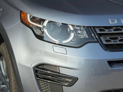 Used 2019 Land Rover Discovery Sport SE AWD/4WD image 4