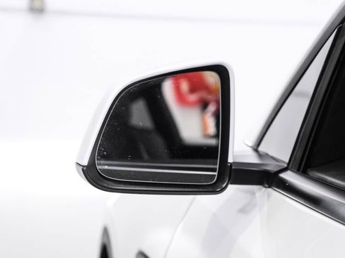 Used 2021 Tesla Model Y Long Range AWD/4WD image 40