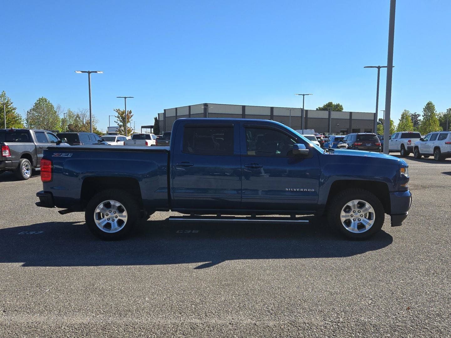 Used 2017 Chevrolet Silverado 1500 LT w/ All Star Edition AWD/4WD image 8