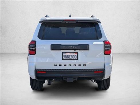 Used 2026 Toyota 4Runner SR5 AWD/4WD image 7