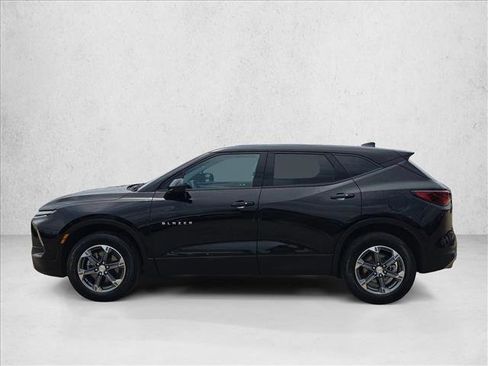 Used 2025 Chevrolet Blazer LT FWD image 9