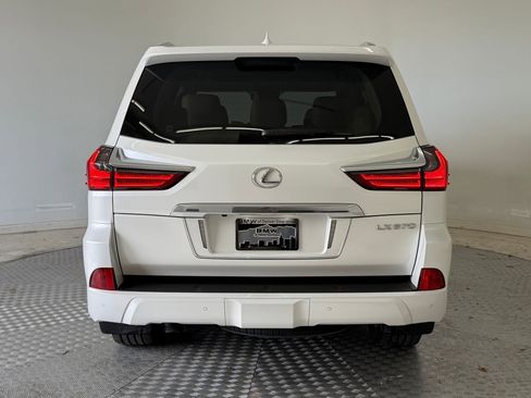Used 2020 Lexus LX 570 4WD w/ Luxury Package image 10