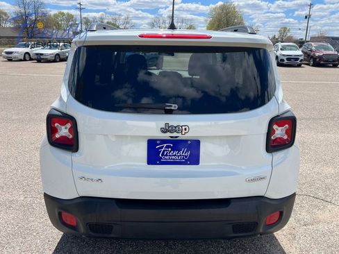 Used 2017 Jeep Renegade Latitude w/ Cold Weather Group AWD/4WD image 4
