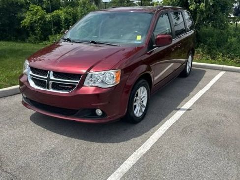 Used 2019 Dodge Grand Caravan SXT FWD image 1