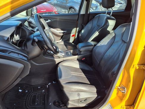 Used 2012 Ford Focus Titanium image 4