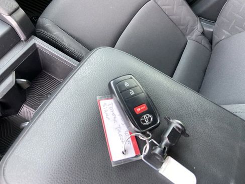 Used 2025 Toyota Tacoma SR image 42