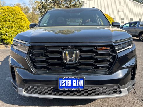 Used 2024 Honda Pilot TrailSport image 4