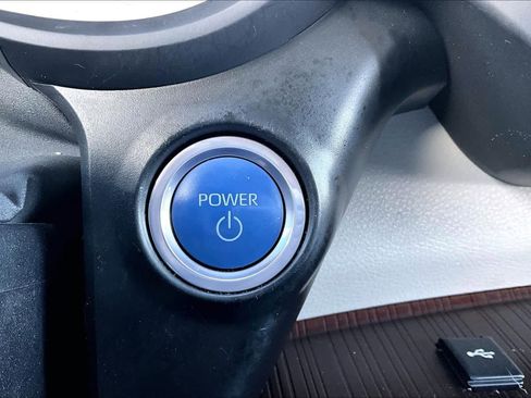 Certified 2023 Toyota Sienna XLE image 33