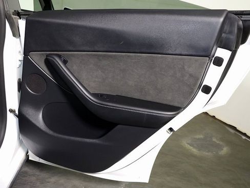 Used 2022 Tesla Model Y Performance image 29