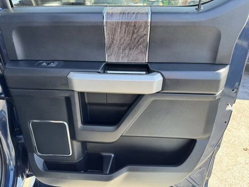 Used 2019 Ford F250 Lariat w/ Chrome Package image 18