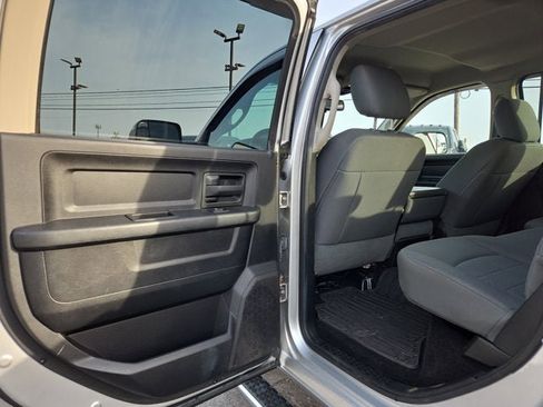 Used 2014 RAM 3500 Tradesman w/ Chrome Appearance Group image 11