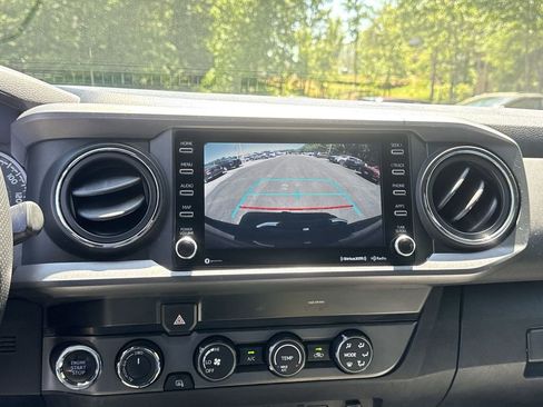 Used 2020 Toyota Tacoma TRD Sport w/ Technology Package AWD/4WD image 23