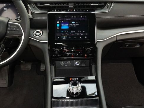 Used 2025 Jeep Grand Cherokee L Altitude AWD/4WD image 18