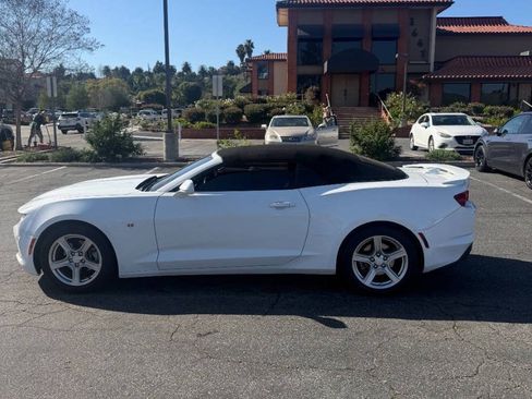 Used 2020 Chevrolet Camaro LT RWD image 8
