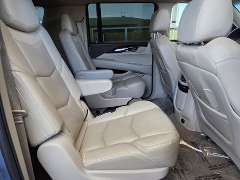 Used 2016 Cadillac Escalade ESV Luxury AWD/4WD image 20