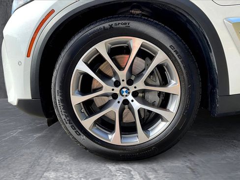 Used 2026 BMW X5 xDrive50e w/ Climate Comfort Package image 28