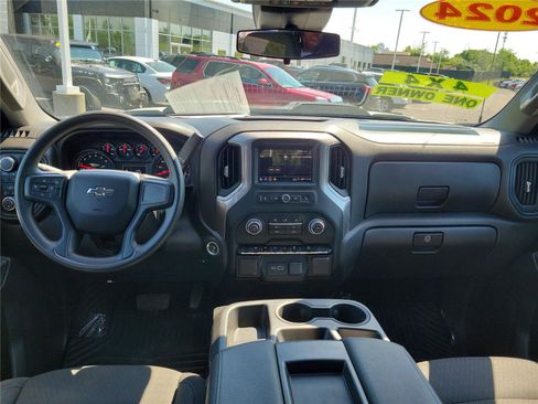 Used 2024 Chevrolet Silverado 1500 Custom Trail Boss w/ LPO, Dark Essentials Package AWD/4WD image 10