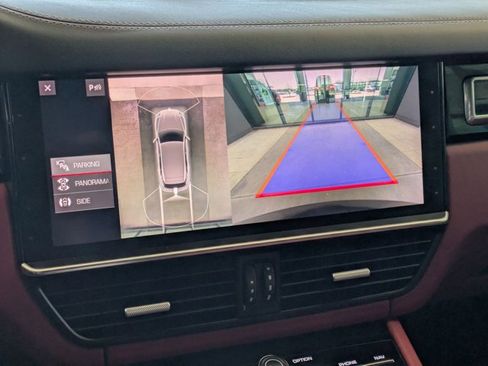 Used 2020 Porsche Cayenne Turbo S image 14