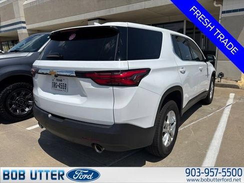Used 2023 Chevrolet Traverse LS w/ Safety Package FWD image 5