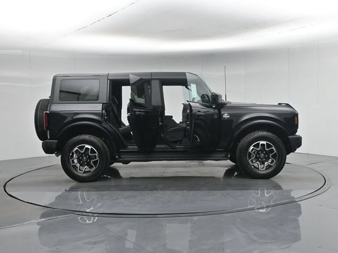 Used 2026 Ford Bronco Outer Banks AWD/4WD image 4