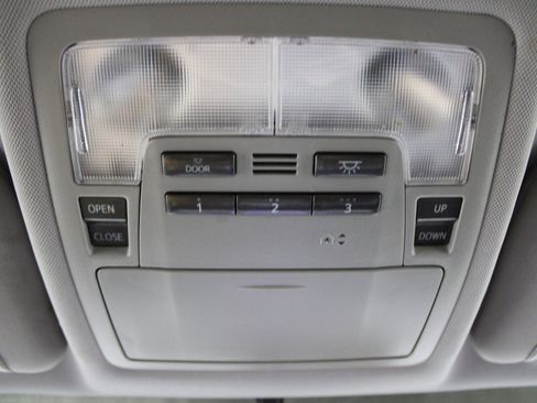 Used 2015 Toyota Highlander Limited image 24