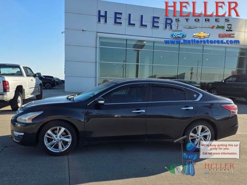 Used 2015 Nissan Altima 2.5 SL w/ Technology Package FWD image 1