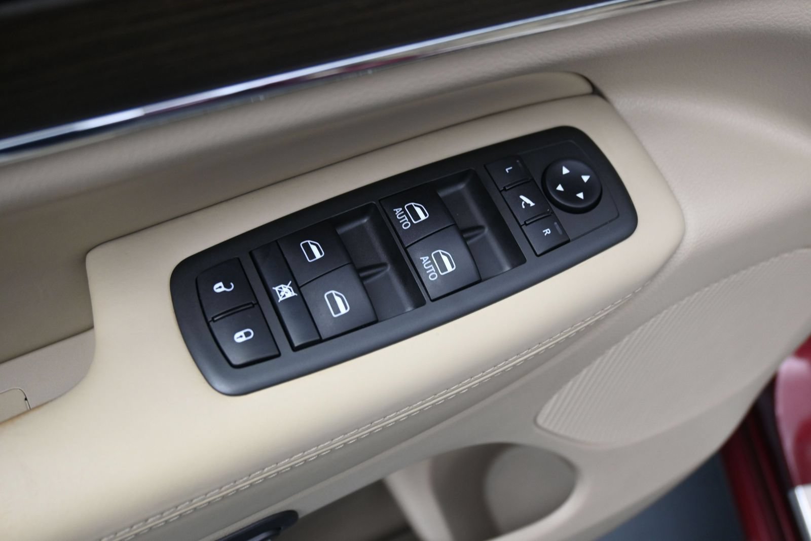 Used 2021 Jeep Grand Cherokee Overland w/ Protech Group AWD/4WD image 19
