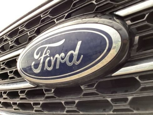 Used 2021 Ford Explorer XLT w/ Equipment Group 202A AWD/4WD image 3