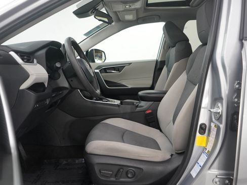 Used 2021 Toyota RAV4 XLE image 23