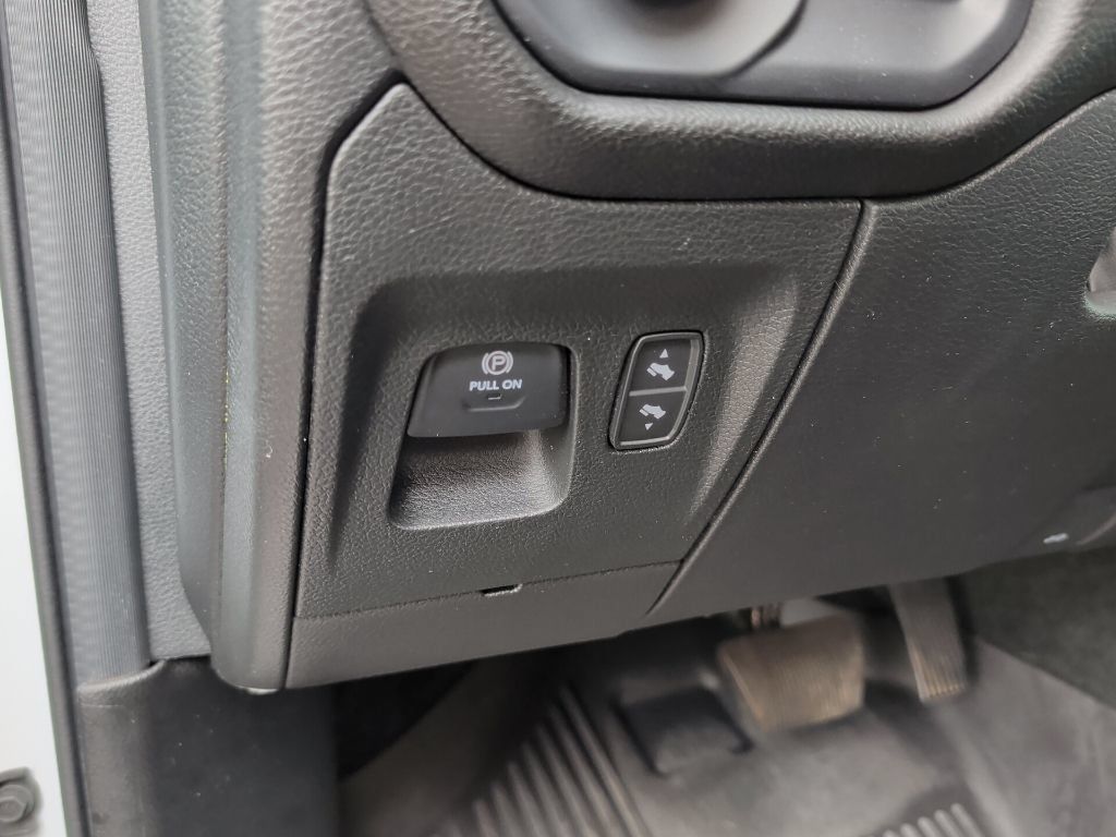 Used 2023 RAM 1500 Big Horn AWD/4WD image 23