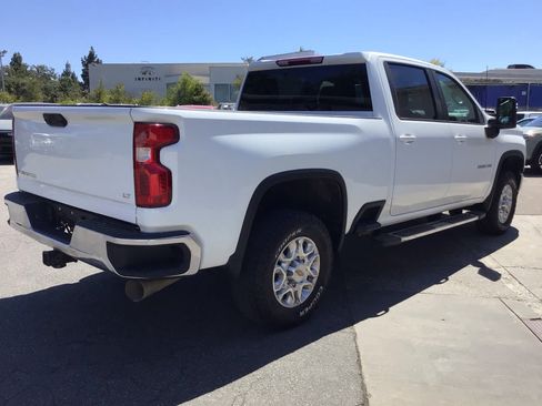 Used 2022 Chevrolet Silverado 2500 LT w/ Convenience Package AWD/4WD image 4