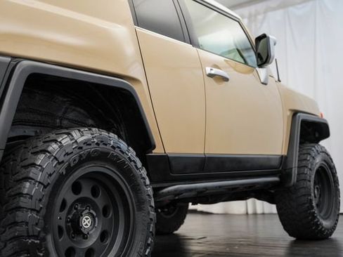 Used 2013 Toyota FJ Cruiser 4WD w/ Upgrade Pkg image 31