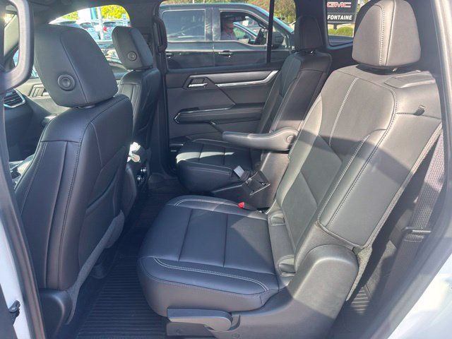 Used 2024 GMC Acadia Elevation w/ Luxury Package FWD image 5