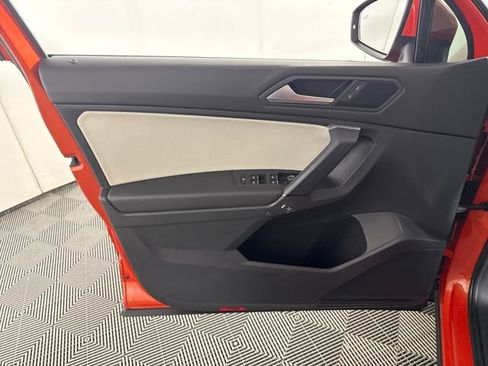 Used 2019 Volkswagen Tiguan SE image 19