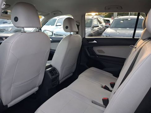 Used 2020 Volkswagen Tiguan SE FWD image 7