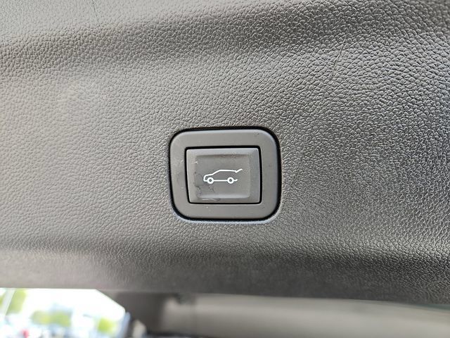 Used 2026 Chevrolet Tahoe Premier AWD/4WD image 30
