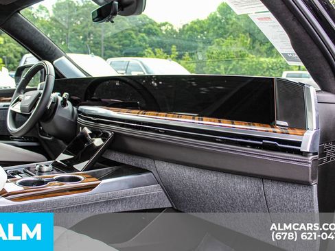 Used 2026 Cadillac Escalade Platinum Sport w/ LPO, Floor Liner Package AWD/4WD image 23