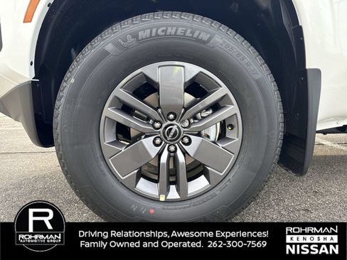 New 2026 Nissan Frontier SV w/ SV Convenience Package AWD/4WD image 10