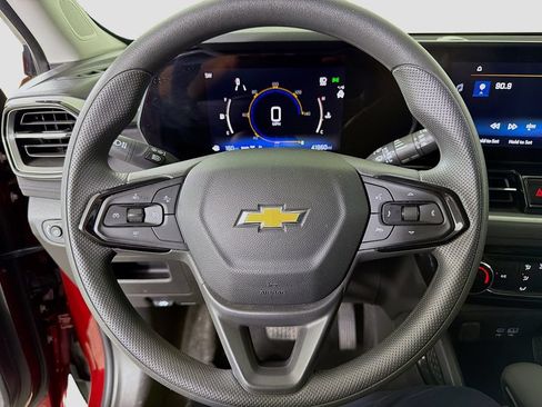 Used 2025 Chevrolet TrailBlazer LT AWD/4WD image 15