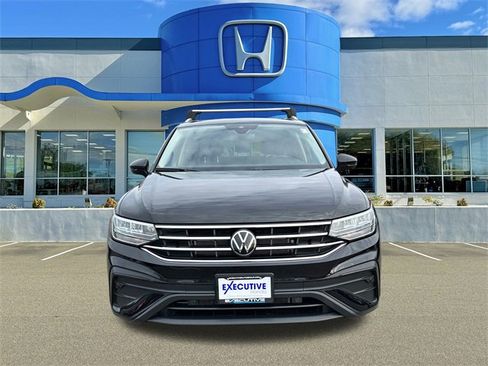 Used 2024 Volkswagen Tiguan SE image 6
