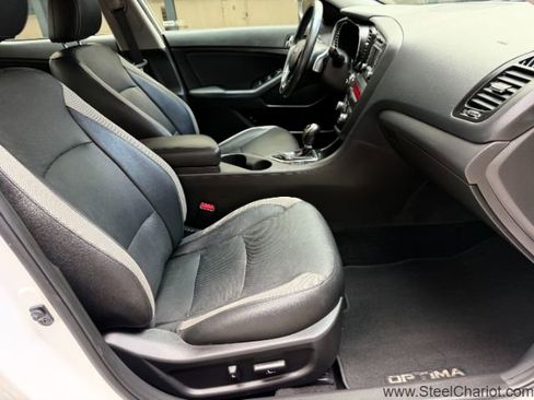 Used 2013 Kia Optima SX w/ Premium Touring Pkg image 16
