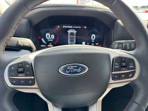 Used 2025 Ford Explorer Active image 26