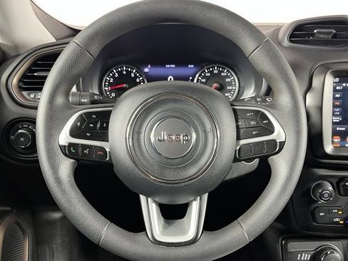 Used 2023 Jeep Renegade Latitude AWD/4WD image 13