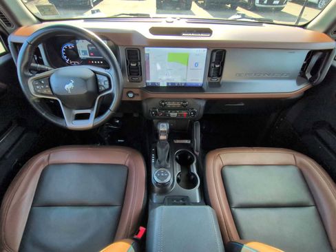 Used 2024 Ford Bronco Outer Banks image 16