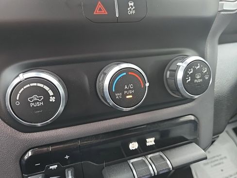 Used 2021 RAM 2500 Big Horn image 64