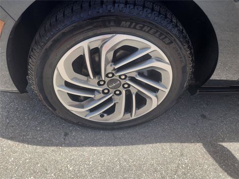 New 2026 Lincoln Navigator Reserve AWD/4WD image 9