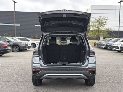 New 2026 Volkswagen Taos SE FWD image 14